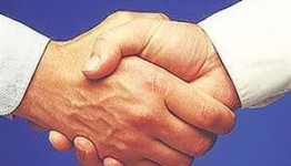 پایان اختلاف و درگیری ۷ ساله دو طایفه در هویزه با پویش به عشق امام حسین می بخشم